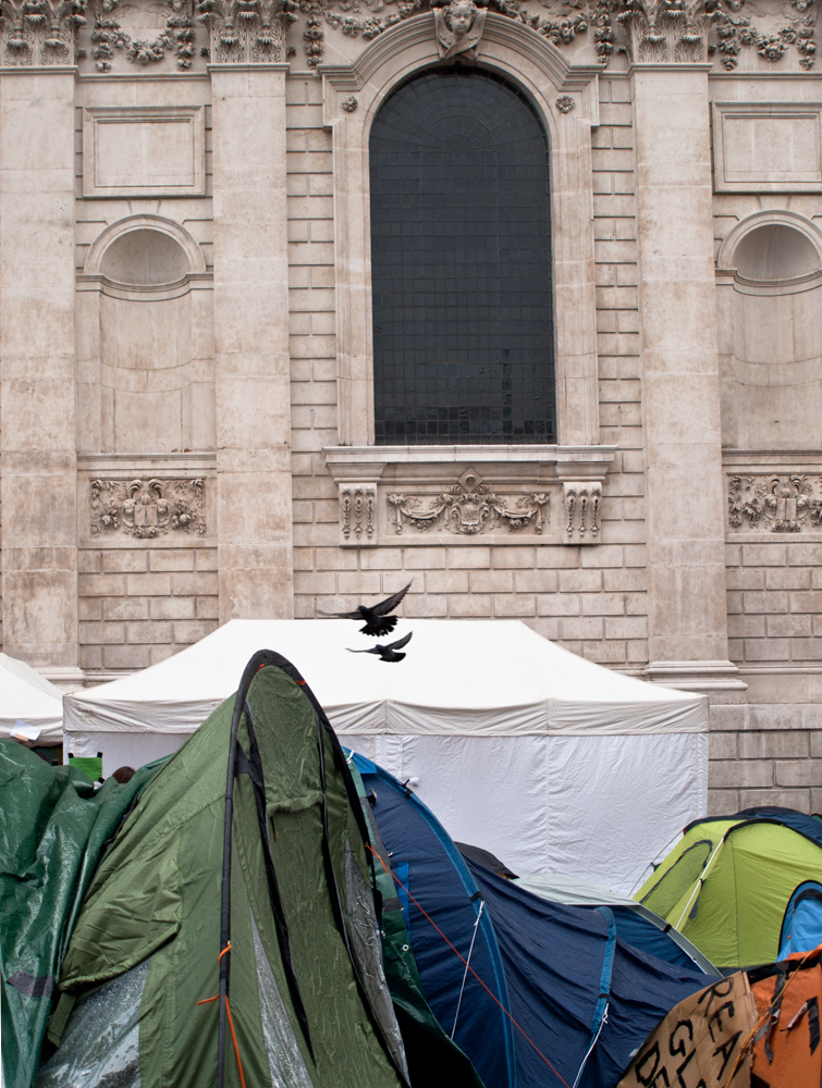 Occupy London - St Pauls churchyard