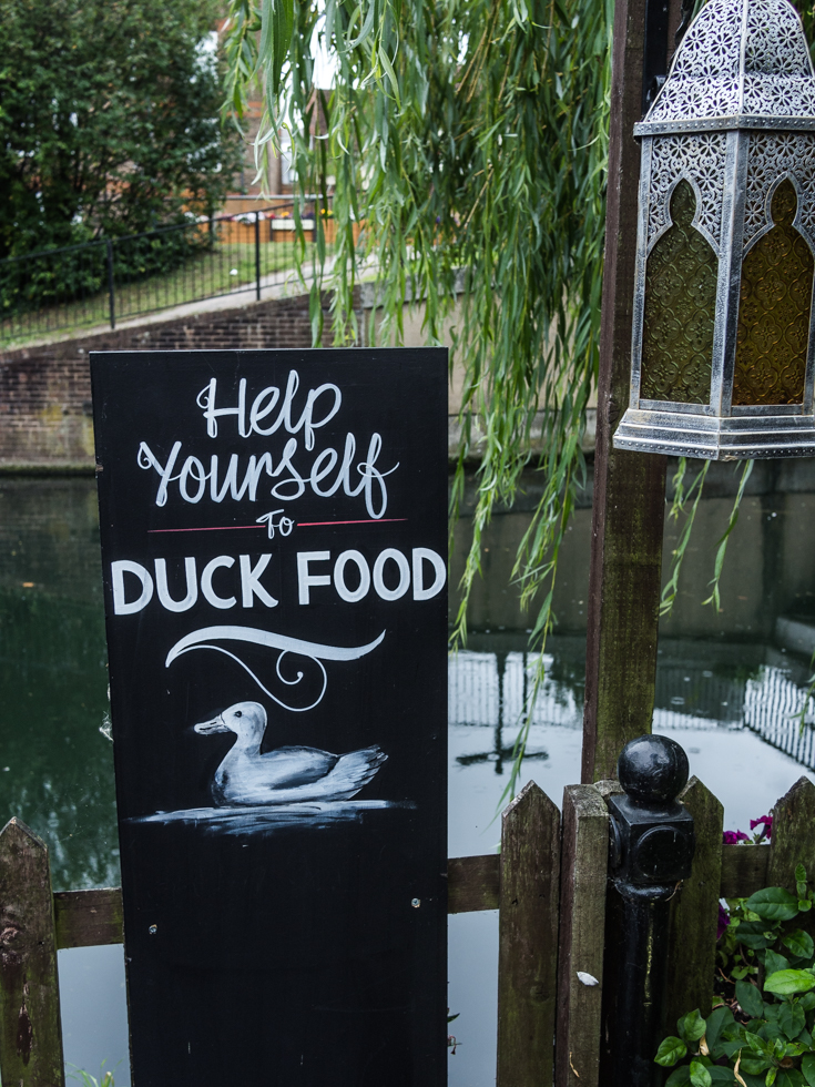 Help Yourself to Duck Food, The Waterside Inn, Ware Lee River Na